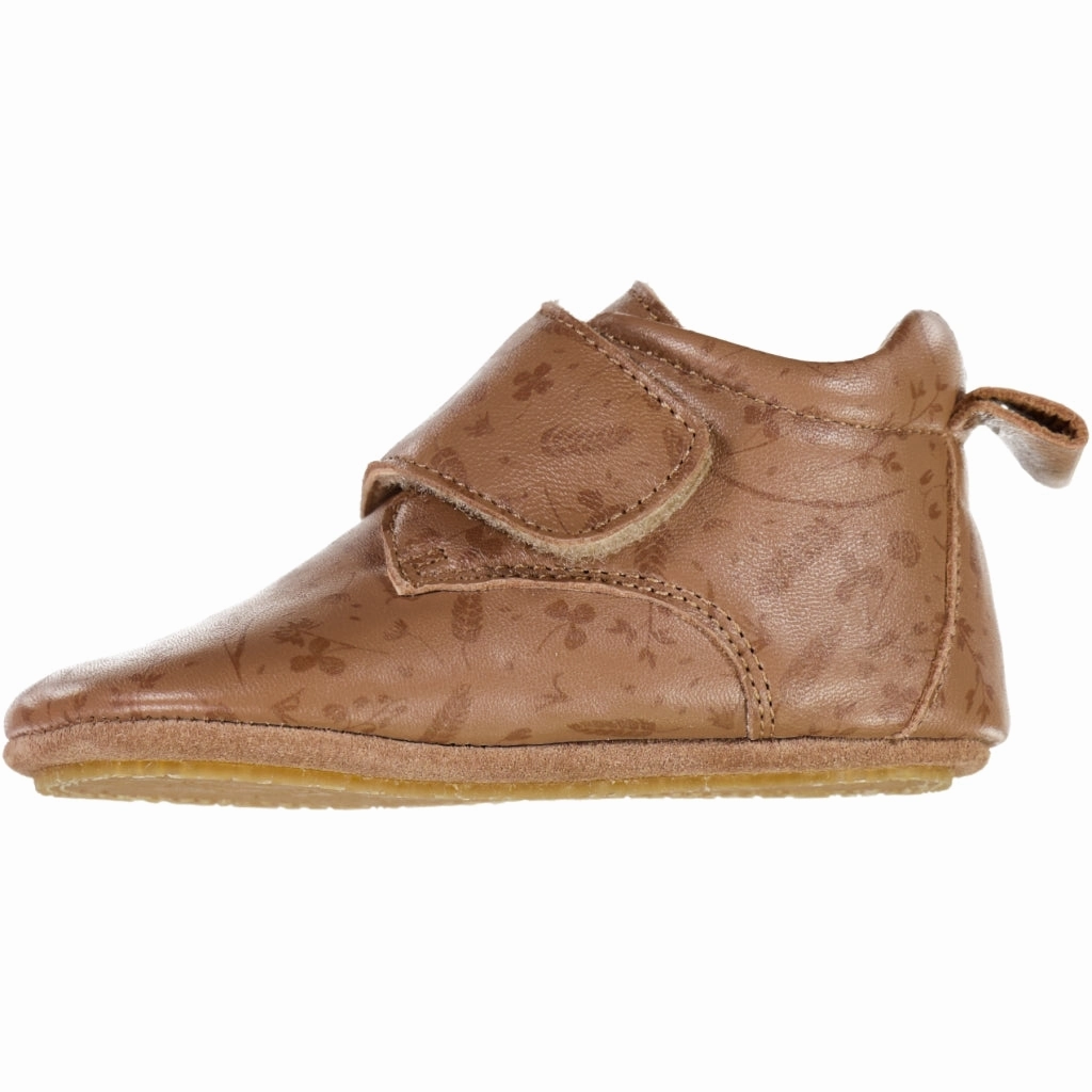 Travel Day Dakota Print Indoor Shoe - cartouche grasses and seeds