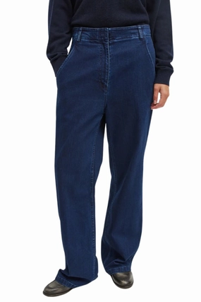 Barry Jean Comfortable Silhouette Trendy Evening Stroll