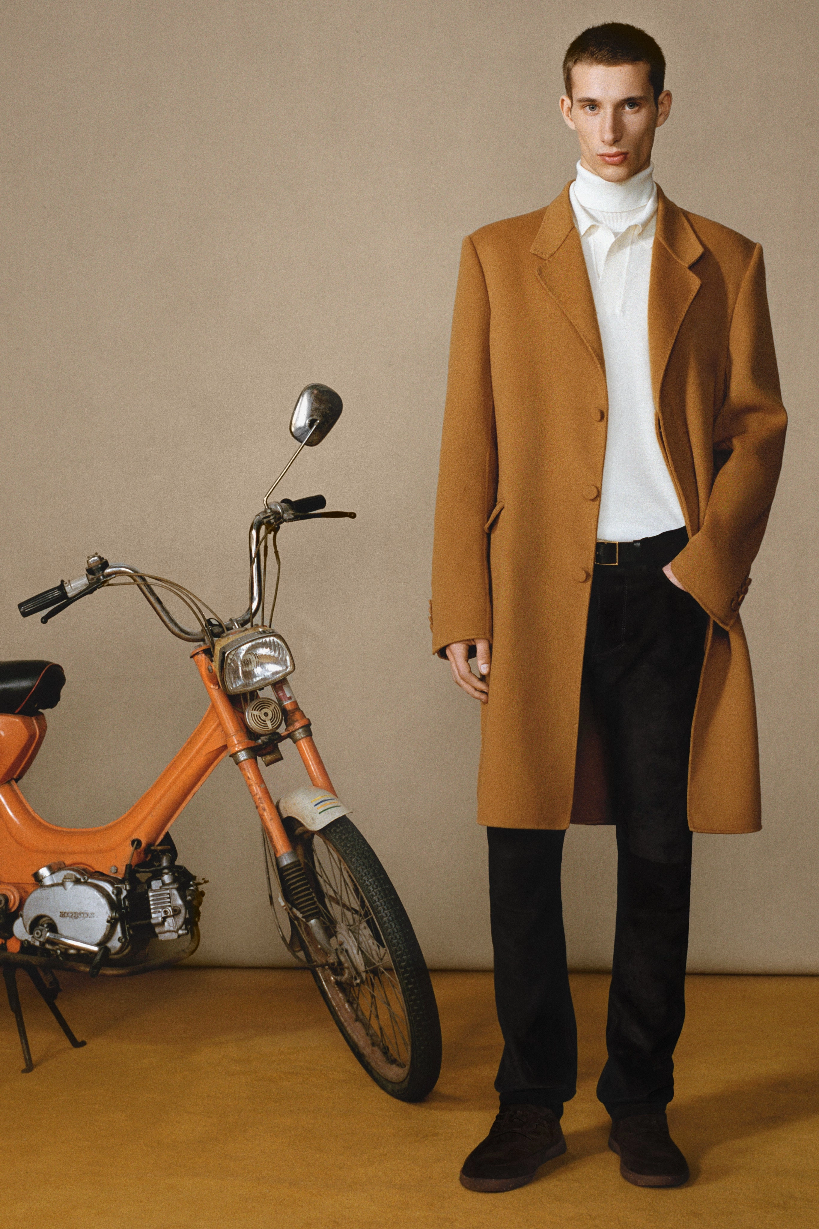 Peter Coat in Yellow Ochre Double-Face Recycled Cashmere Applaud Laser Cut Vents