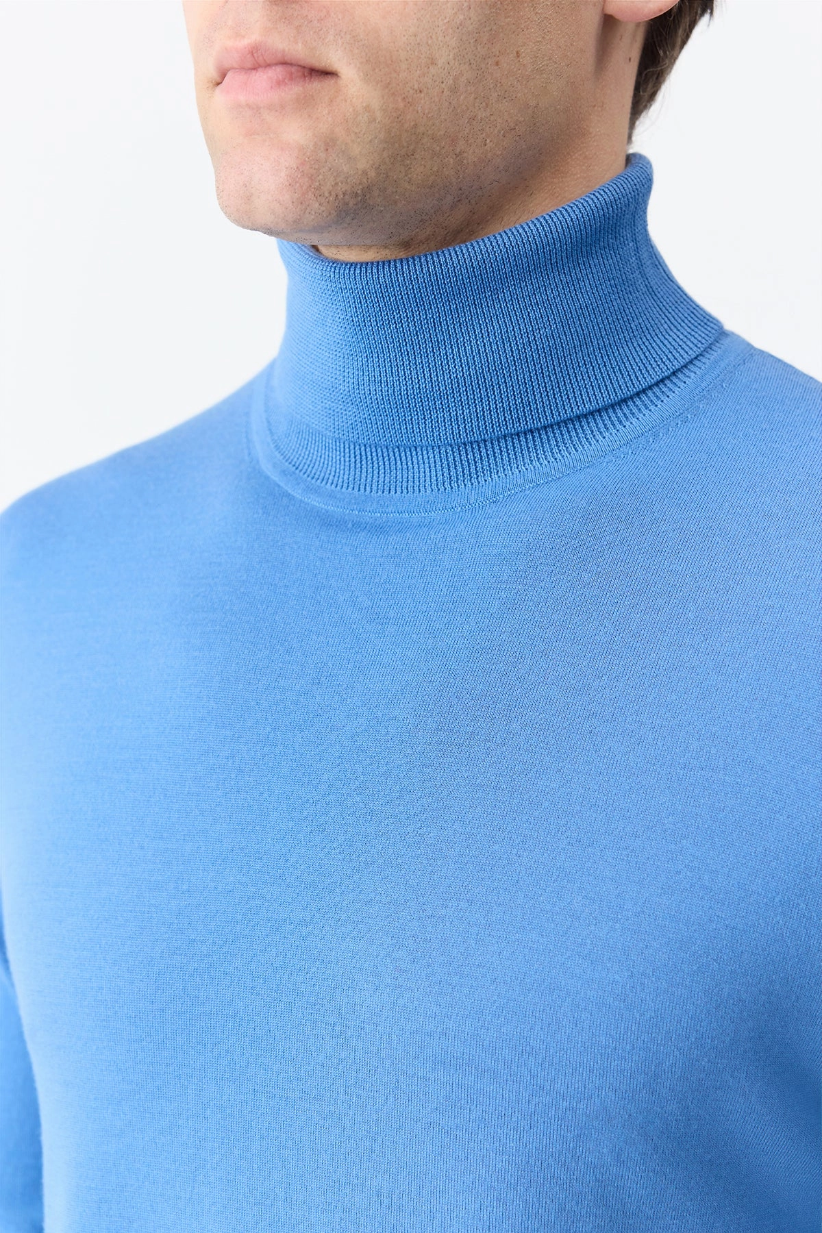 Jermaine Knit Turtleneck in Sky Merino Wool Casual Draping