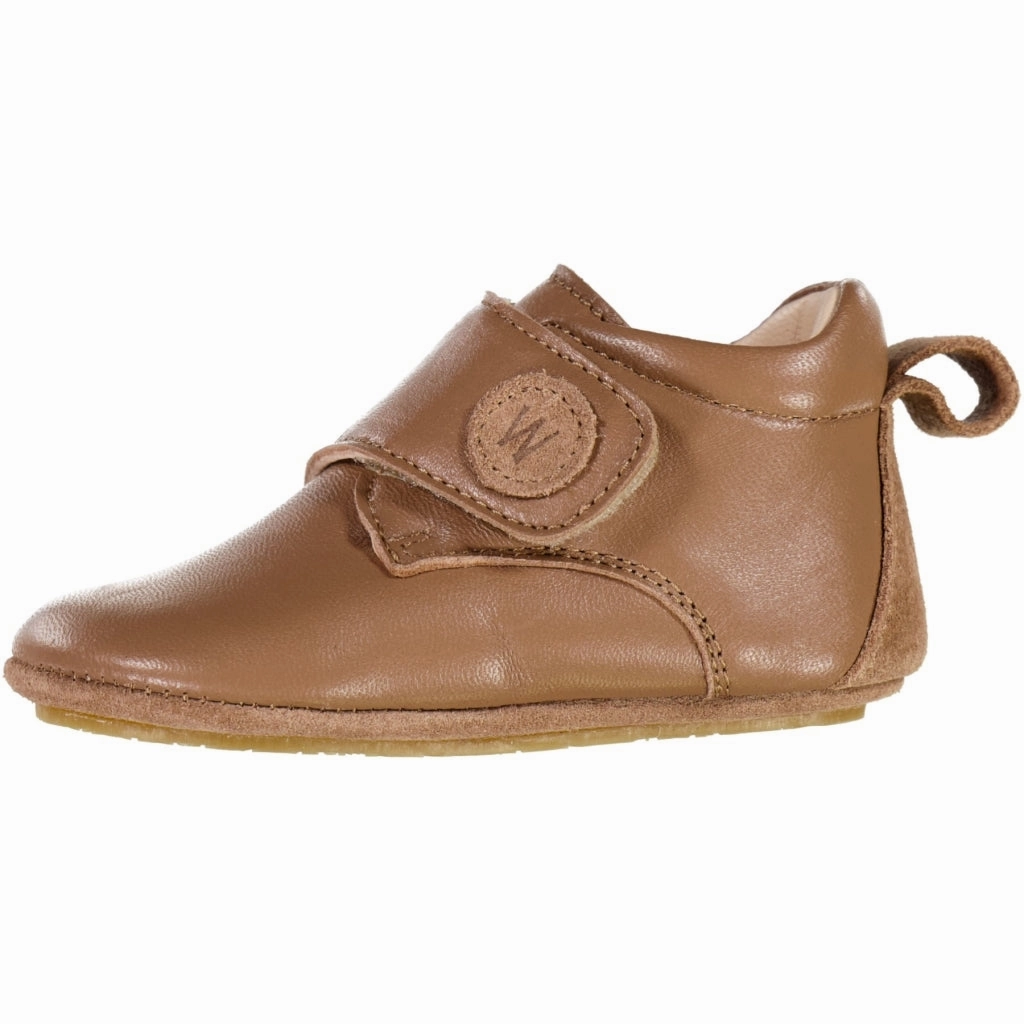 Street Music Adjustable Sole Dakota Leather Indoor Shoe - cartouche brown