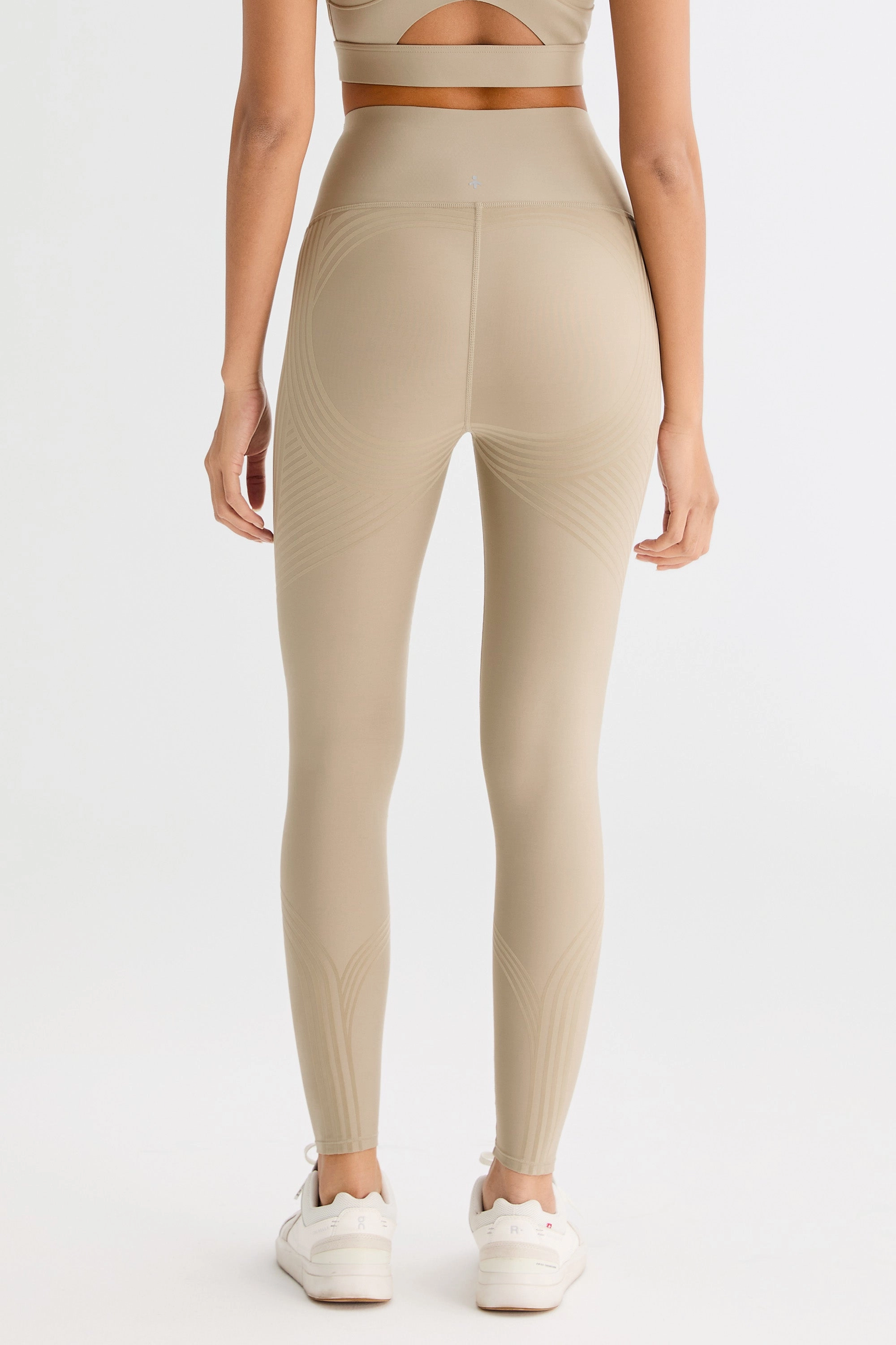 expression Lightweight Performance FlexSeam? High-Waisted Signature Full Length Leggings