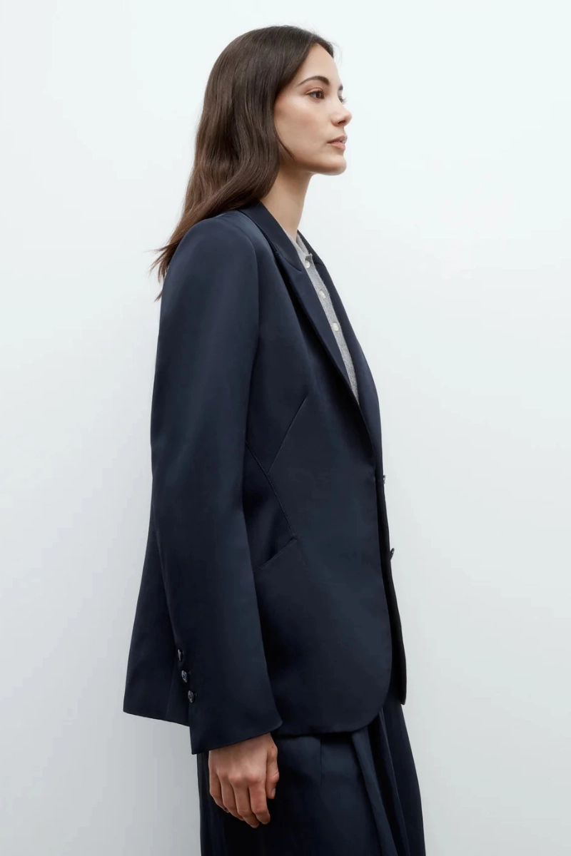 Perfect Boyfriend Blazer Travel Wardrobe Thermal Regulating Hoodie