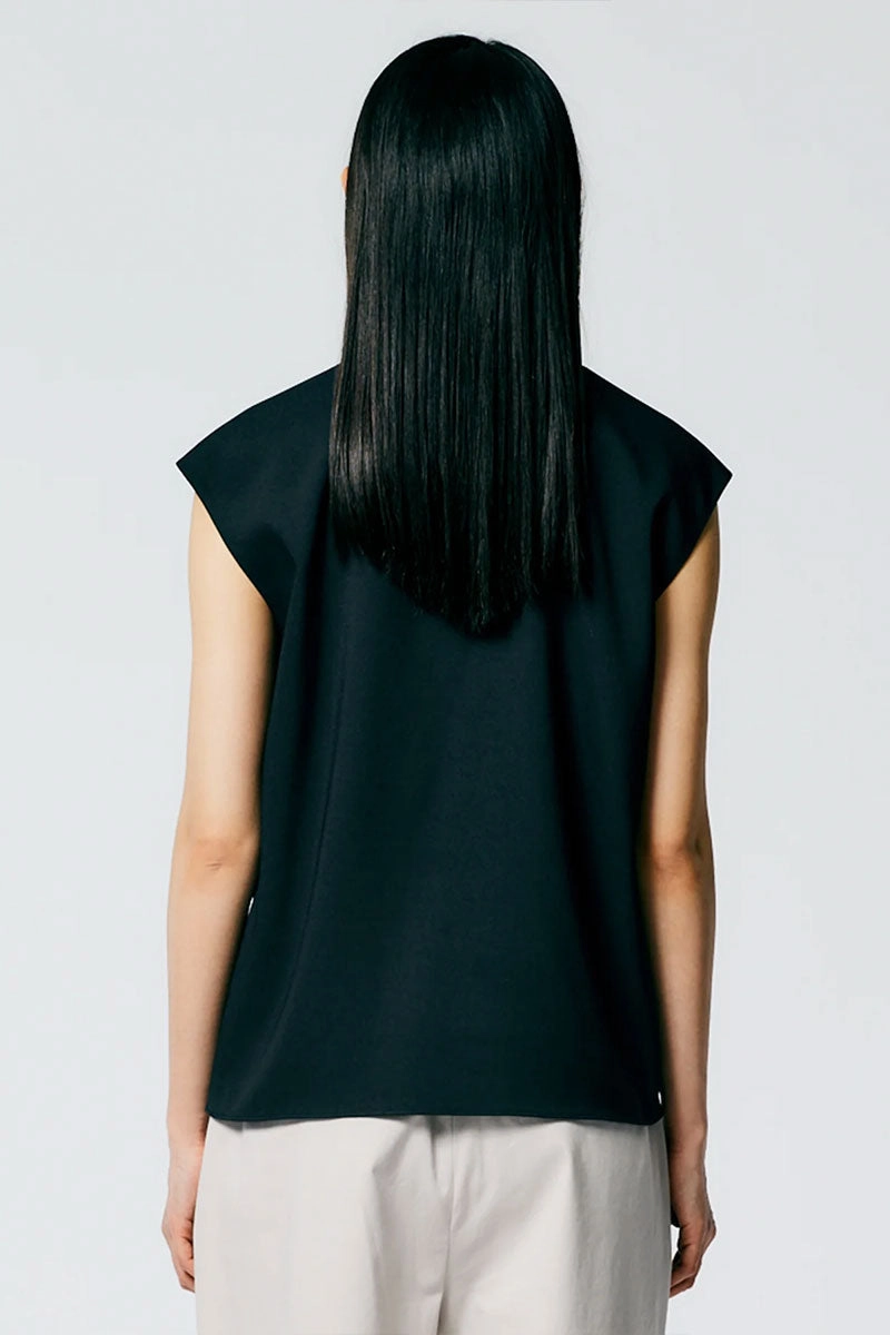 Classic Color No Slip Shoulder Grip Chalky Drape Handkerchief Top