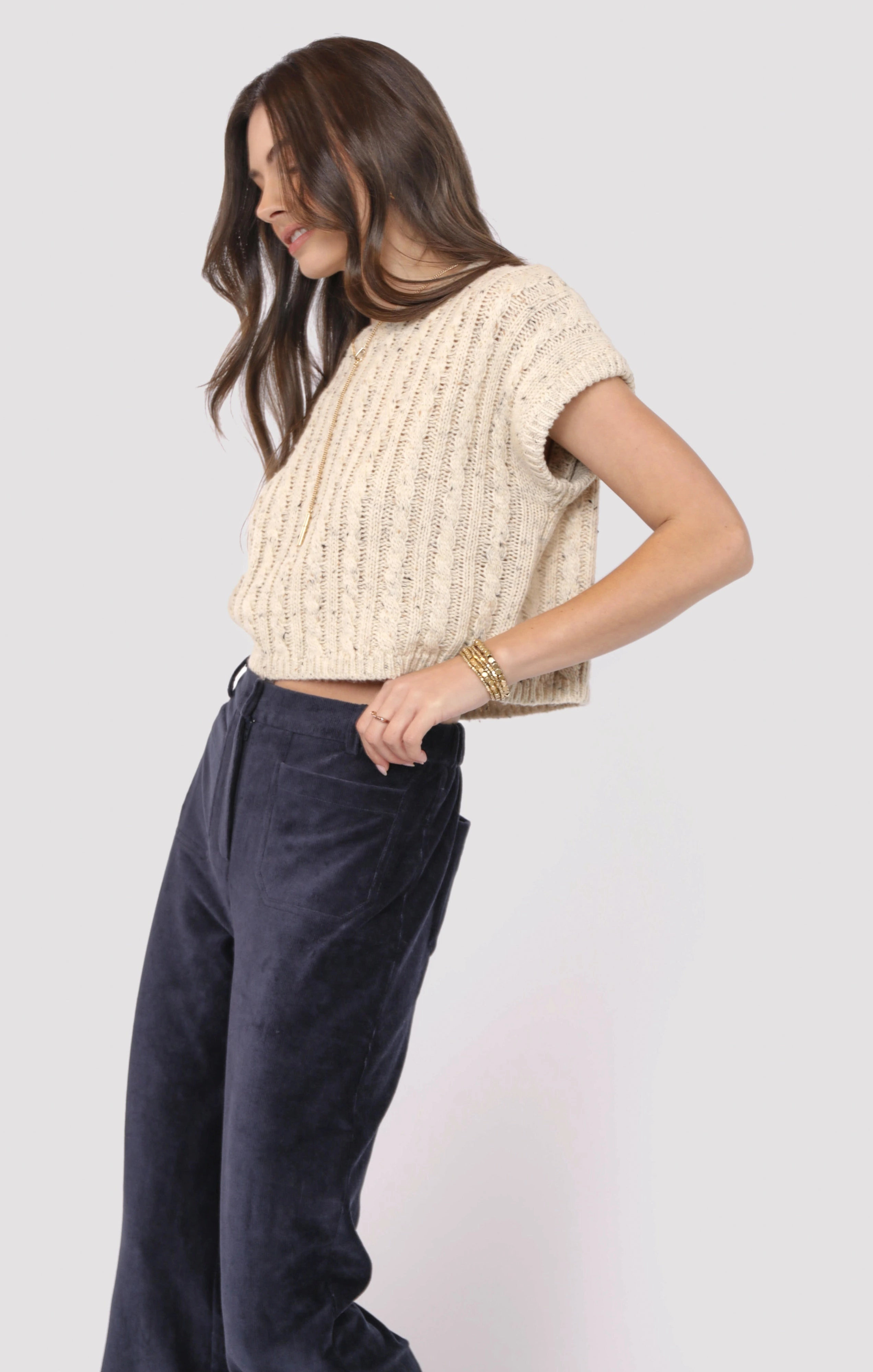 Snuggly Knitwear Compact Travel Design Sadie and Sage Effortless Cable Knit Sweater Tank