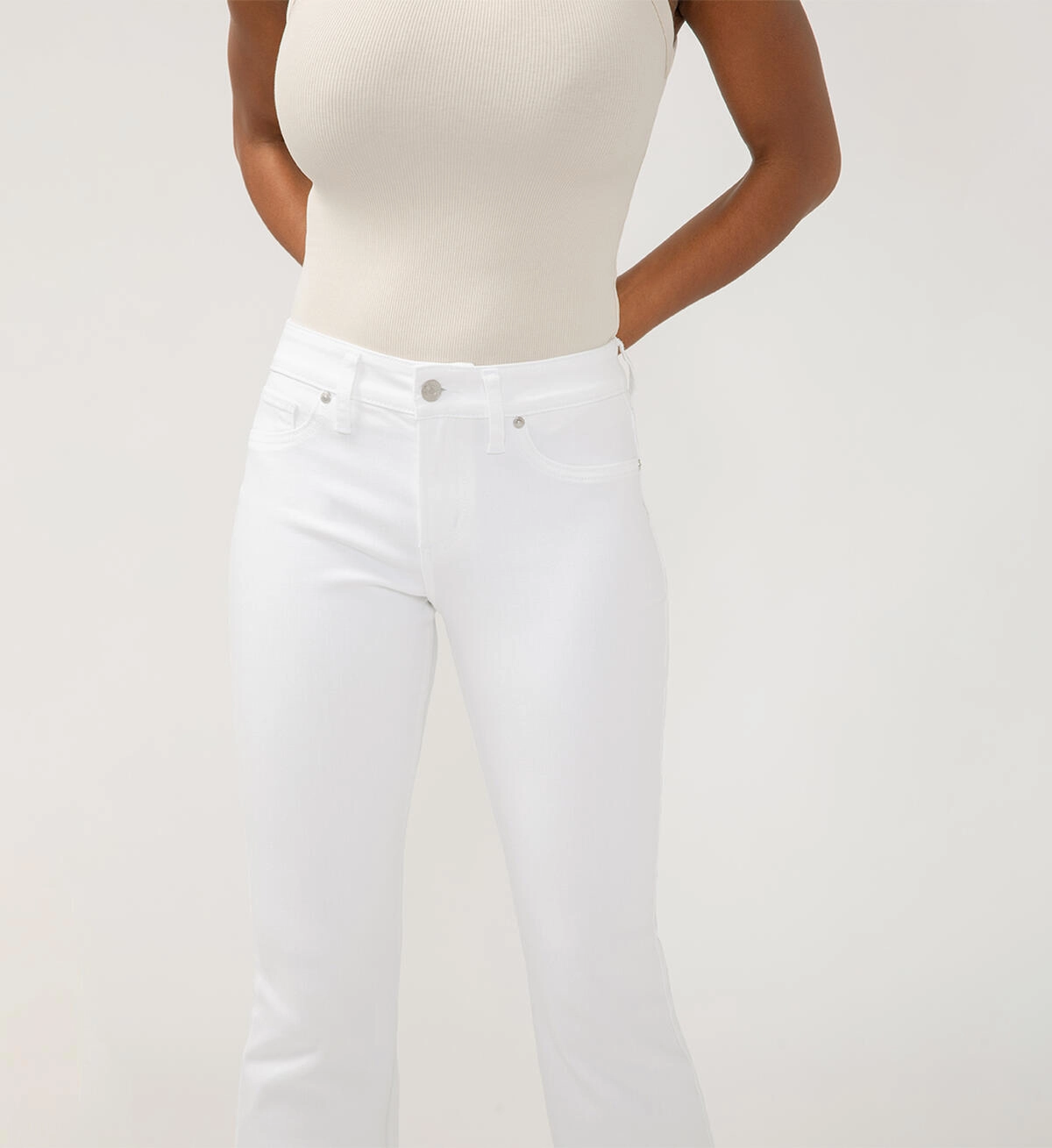 Silver Jeans Suki Mid Rise Kick Flare Luxe Stretch Jeans Office Wear Modern Essential Comfort