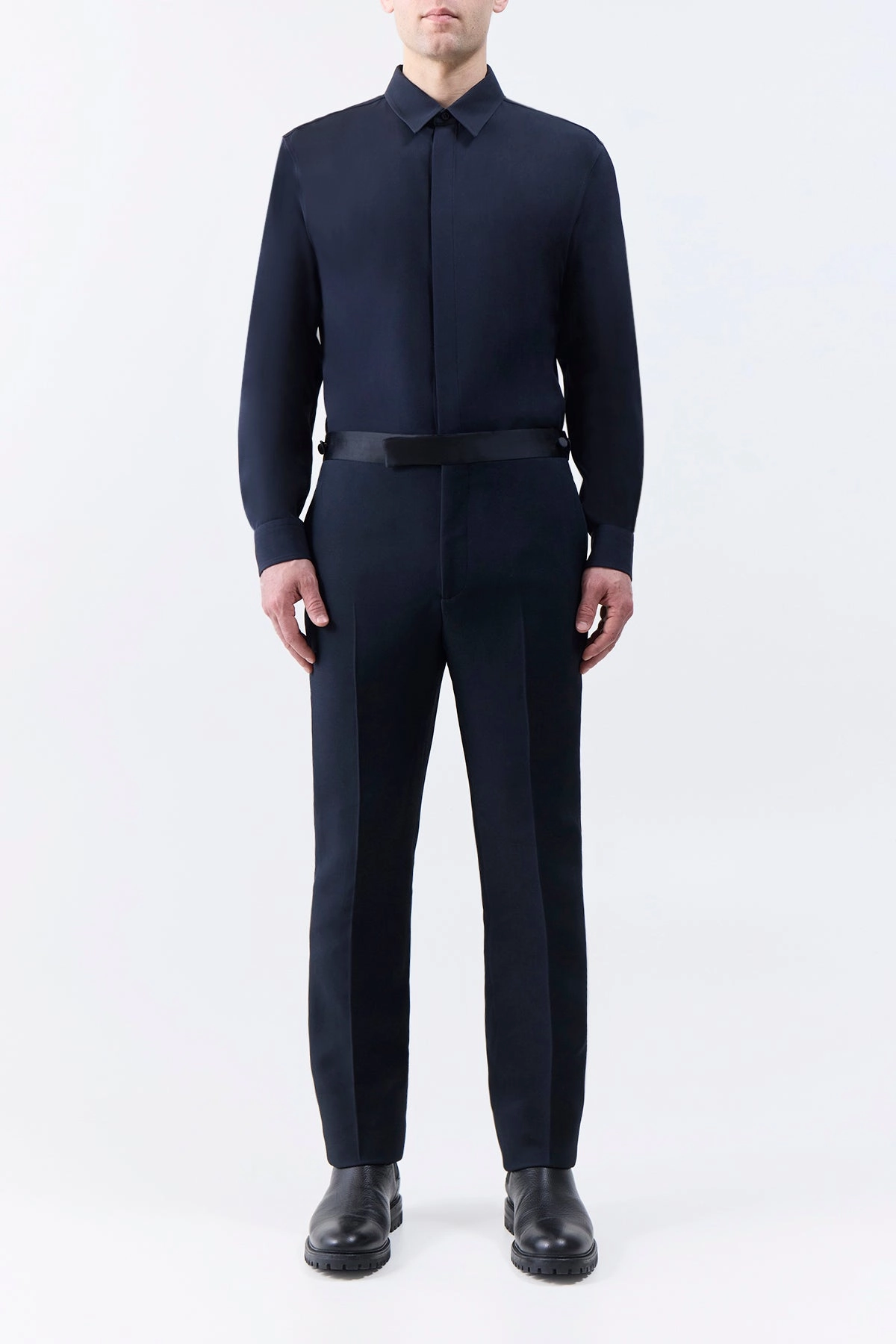 Easy Movement No Ride Fit Simons Pant in Black Wool Silk Cady