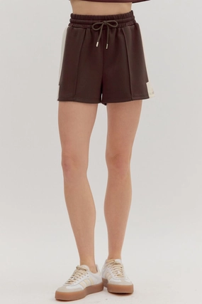 Solid Contrast Accent Pintuck Pull-On Shorts Moisture Wicking Finish Flexible Movement