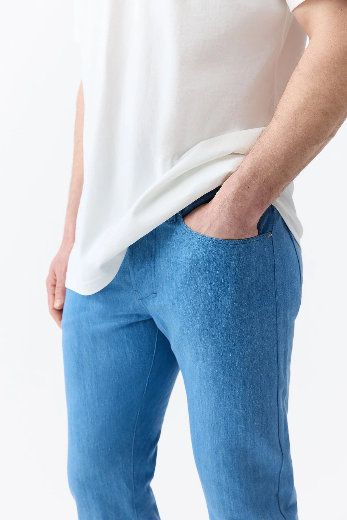 Comfort Cushioning Full Flex Anthony Five Pocket Pant in Light Blue Cotton Linen Denim